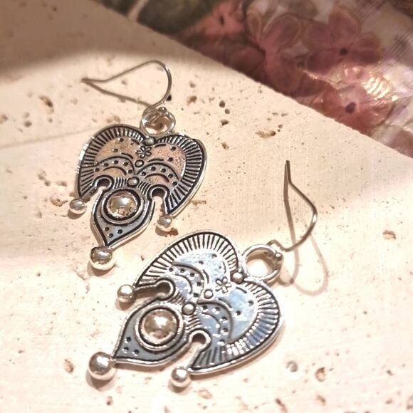 New FP Vintage-Inspired Sliver Medalion Earrings - Picture 2 of 6